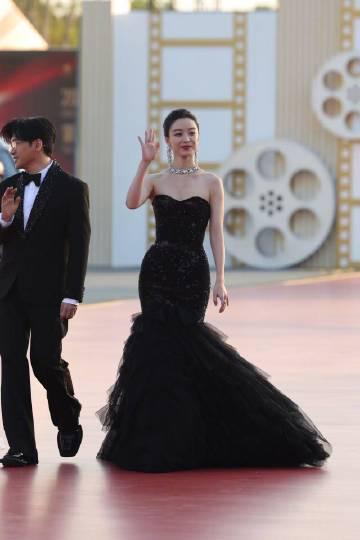 《金鸡奖红毯海外限看?实测Sixfast一键解锁微博直播!》