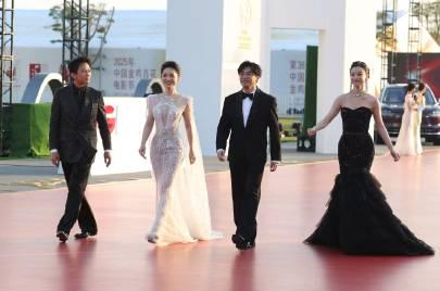 《金鸡奖红毯海外限看?实测Sixfast一键解锁微博直播!》