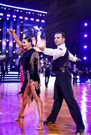 2026年国际标准舞盛宴来袭!海外华人如何突破地域限制观看直播?